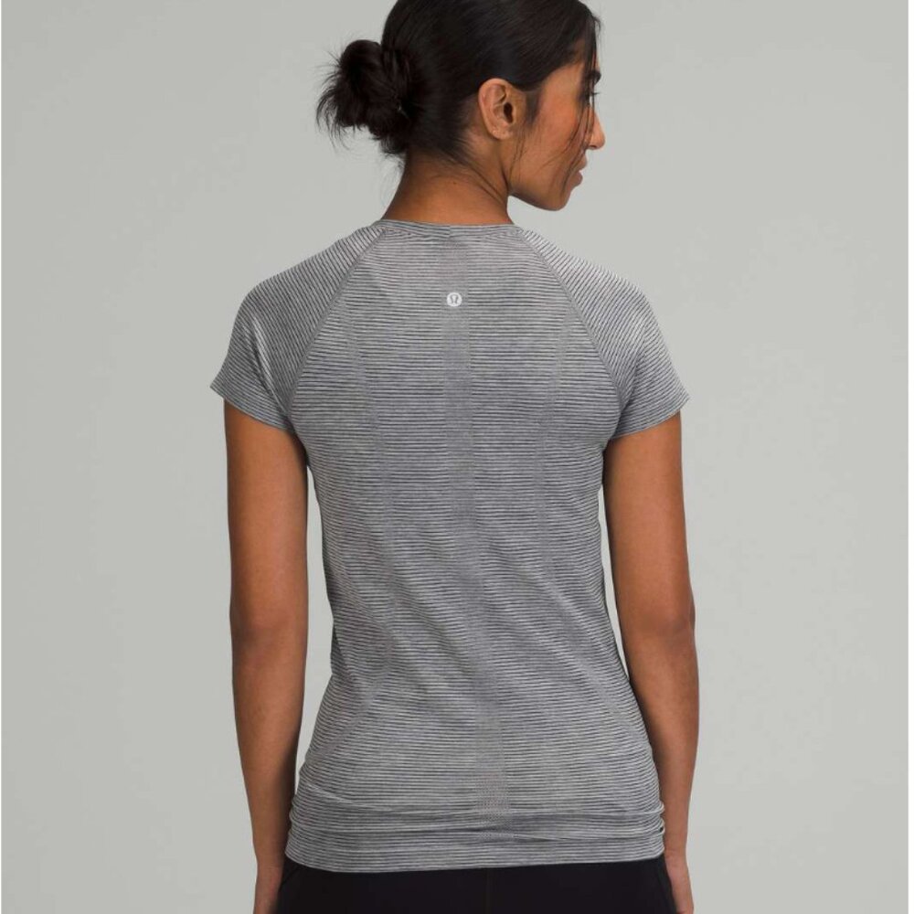 Lululemon Swiftly Tech Short Sleeve Shirt 2.0 Tetra Stripe Asphalt Grey / Black - Picture 2 of 11